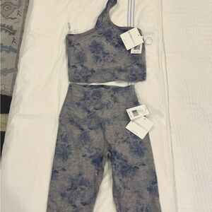 NWT Beyond Yoga Size XS Yoga Set in Blue/Gray
